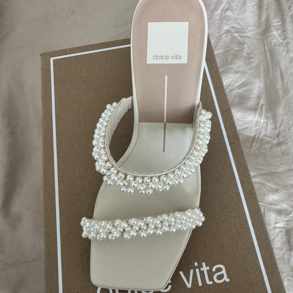 NEW Dolce Vita Pearl-Adorned Cream Sandals